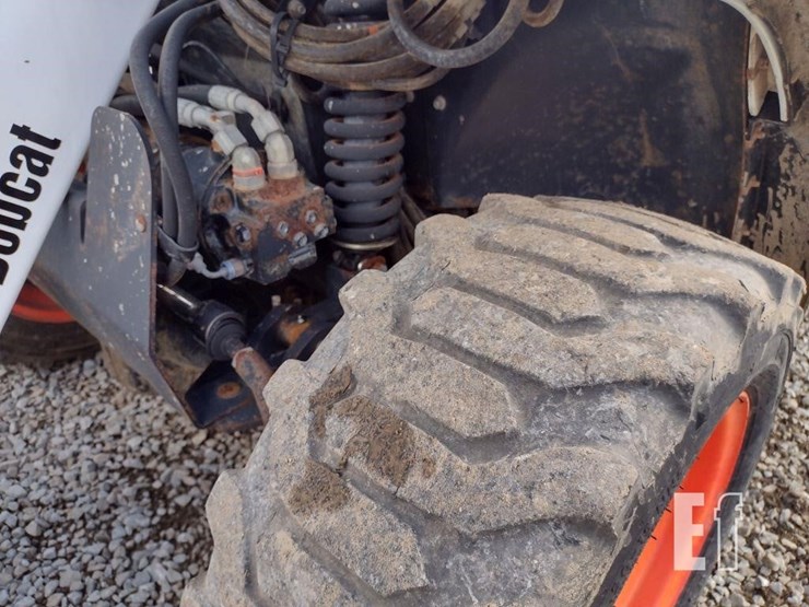 2006-bobcat-toolcat-5600-image-17