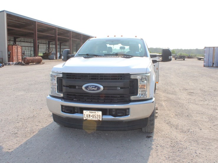 2019-ford-f350-image-3