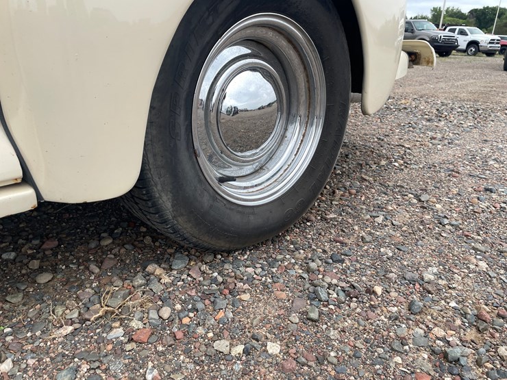 #9353-•-1946-ford-deluxe-sedan-(has-mn-title)-(princeton,-mn)-image-10