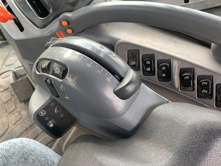 new-holland-ts125a-image-34