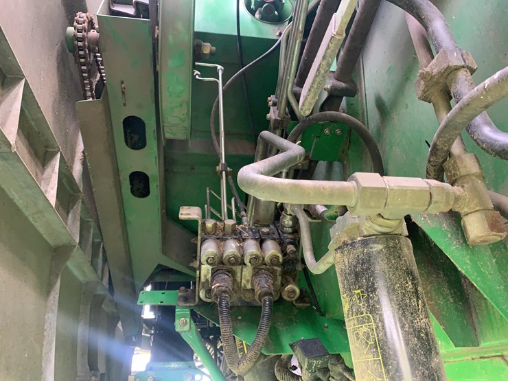 2000-john-deere-9550-image-16