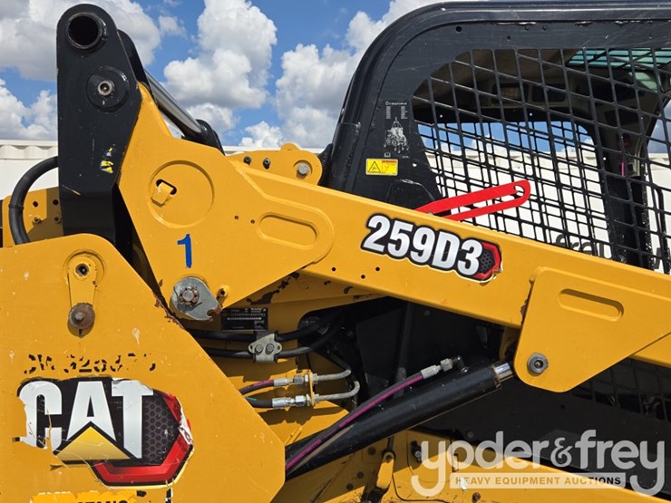 2023-caterpillar-259d3-image-31