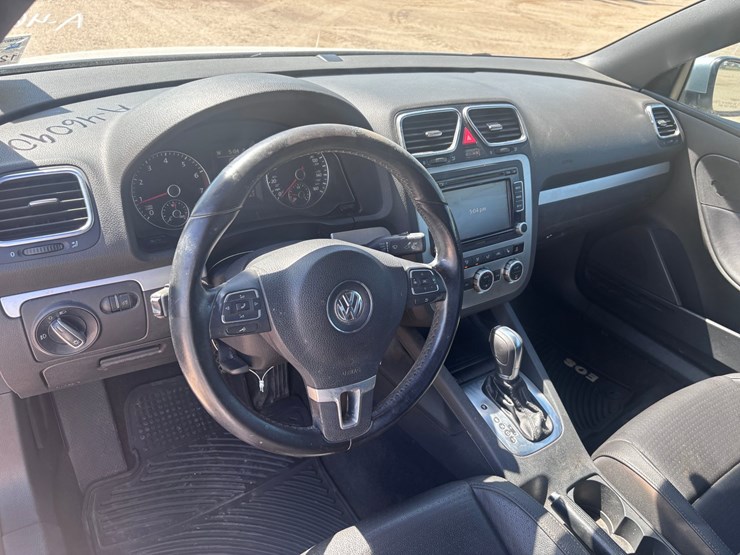 #46090-•-2013-volkswagon-eos-2.0-tsi-image-8