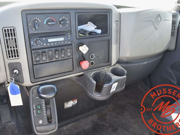 2009-international-durastar-truck-image-33