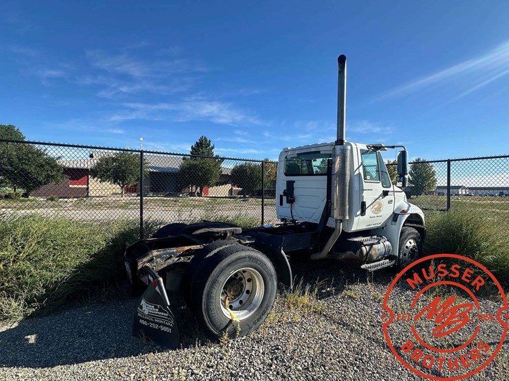 2007-international-durastar-4400-image-4