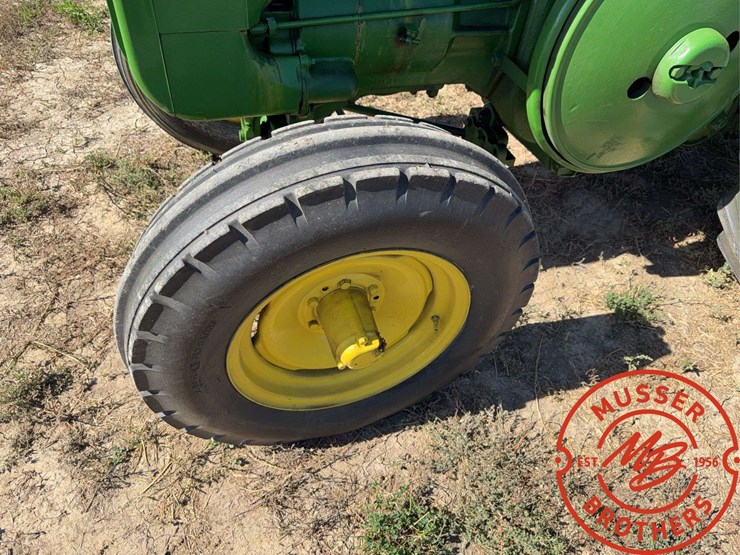 john-deere-d-tractor-image-15