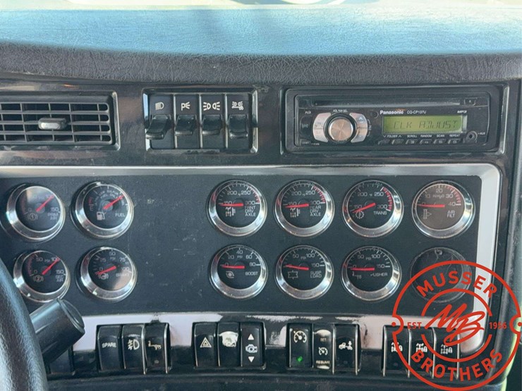 2009-kenworth-t800-image-46