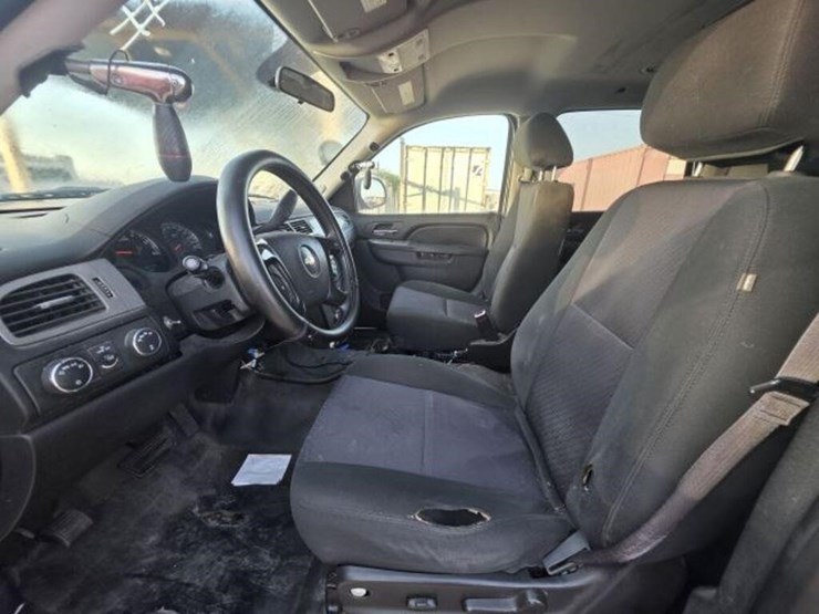 2013-chevrolet-tahoe-image-5