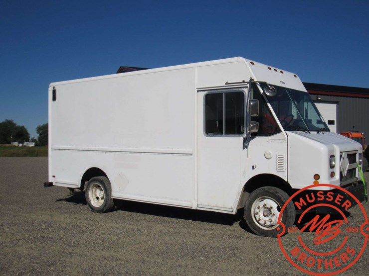 2005-freightliner-mt45-image-3