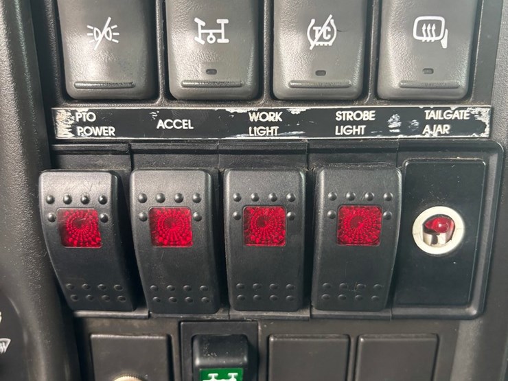 2009-gmc-7500-image-49