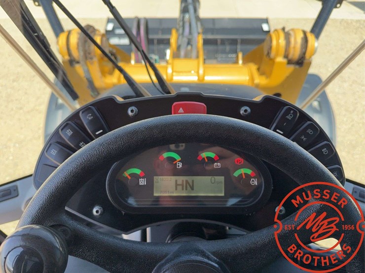 2016-caterpillar-906m-image-42