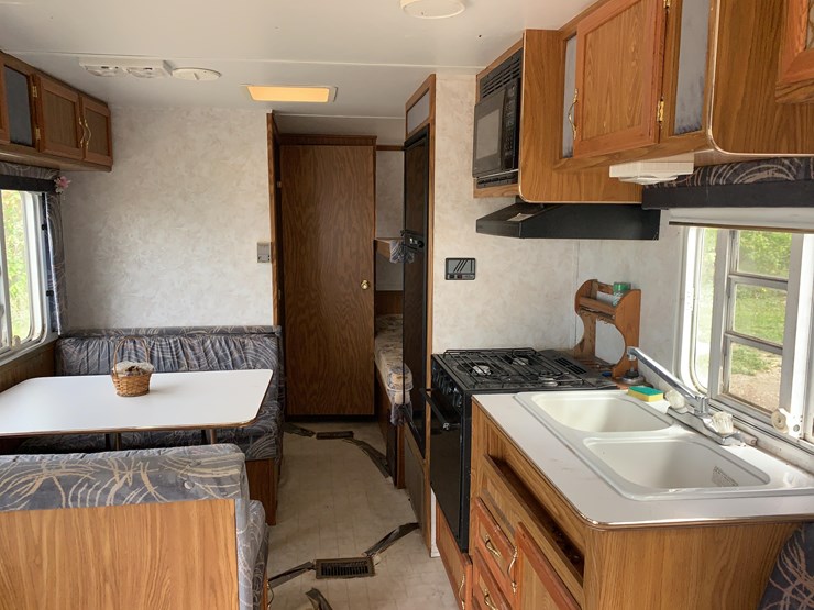 1998-dutchman-travel-trailer-image-10
