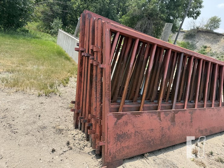 (11)-sturdi-feed-thru-fencing-panels-8265-1-image-2