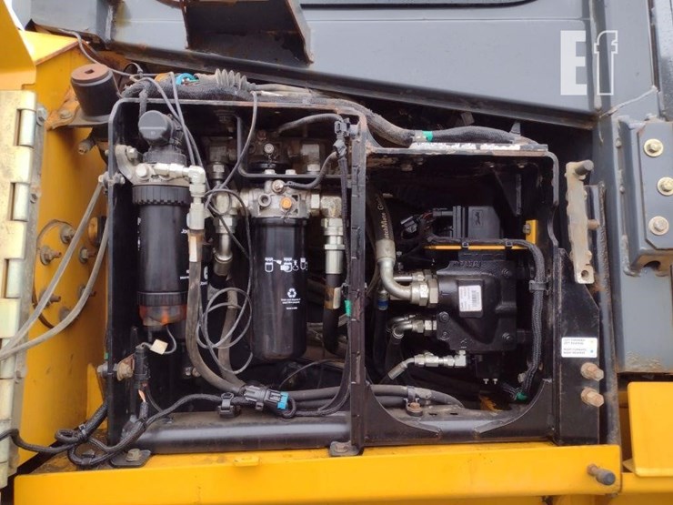 2015-deere-700k-xlt-image-33
