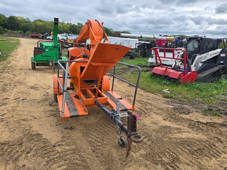 #2043-•-finn-bms-23-towable-straw-blower-image-8