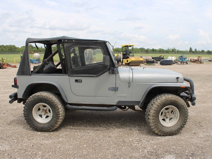 1989-jeep-wrangler-image-2