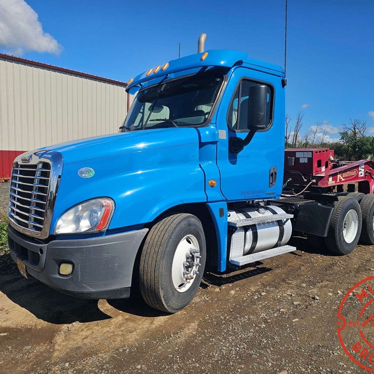 2012 FREIGHTLINER CASCADIA 125