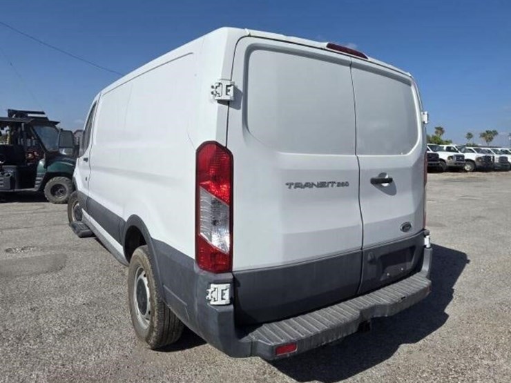 2017-ford-transit-image-4