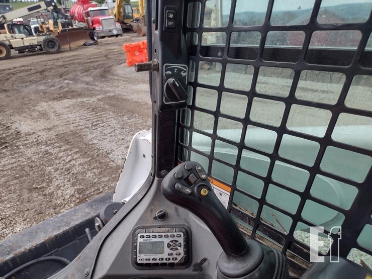 bobcat-t870-image-10