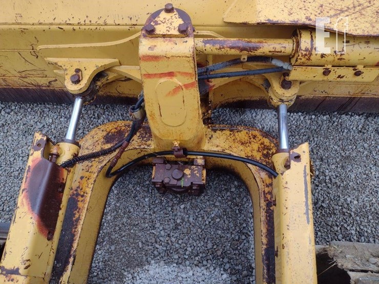 2006-caterpillar-d5n-lgp-image-25