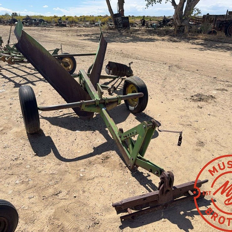 JOHN DEERE 12