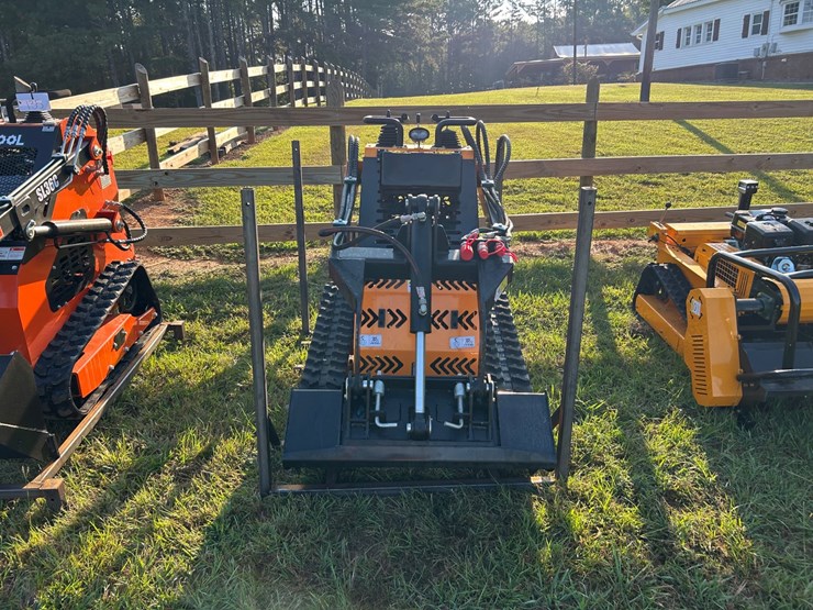 #136-•-sdlool-skid-steer-loader-image-5