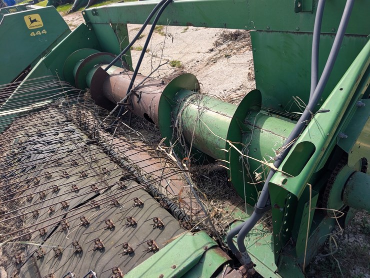 john-deere-8-image-14