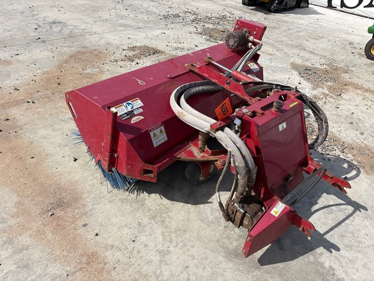 #5579-•-ventrac-kj520-sweeper-attachment-image-6