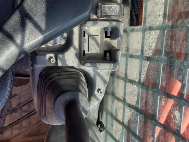 2023-kubota-svl75-2-image-9