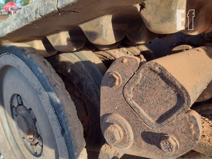 2015-caterpillar-287d-image-16