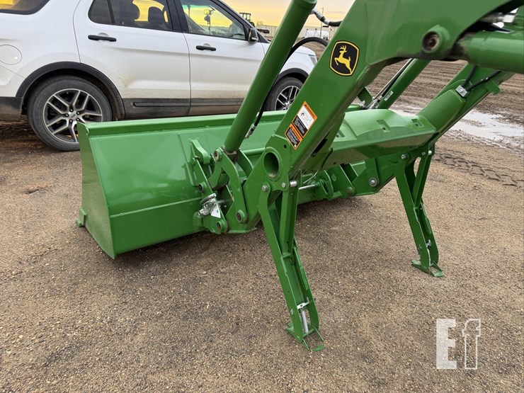 2023-john-deere-520m-image-11