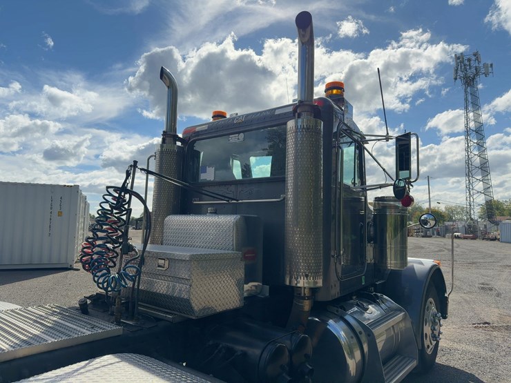 1996-peterbilt-379-image-13
