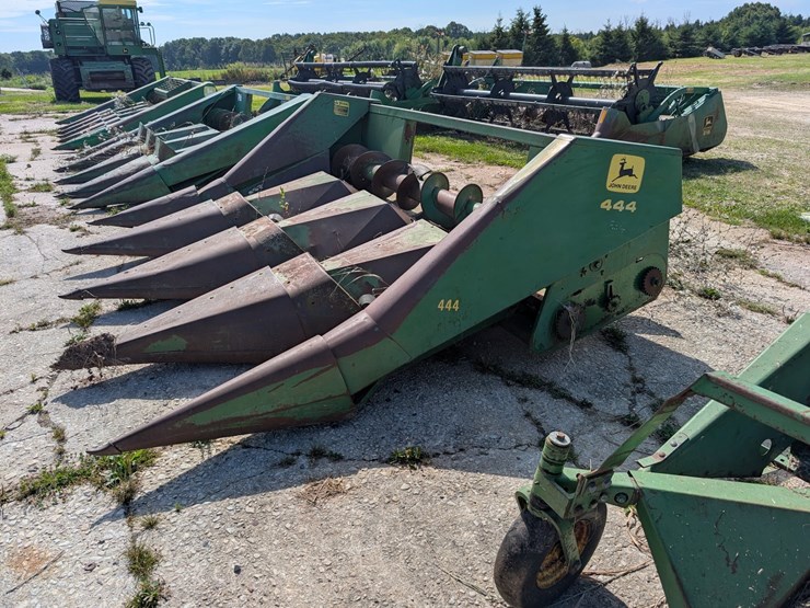 john-deere-444-image-14
