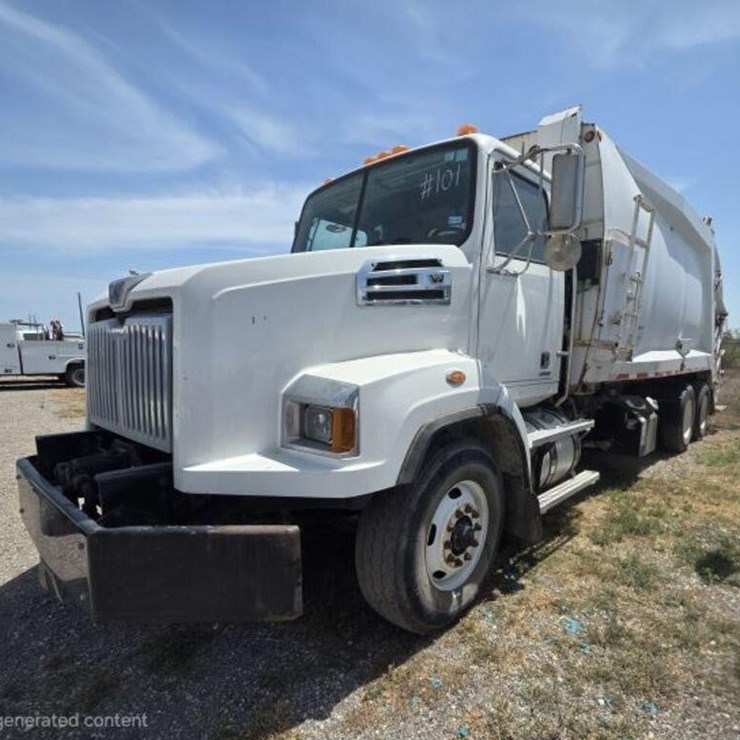 2019 WESTERN STAR 4700SB