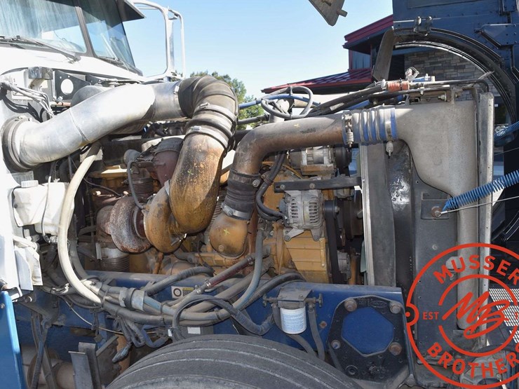 2005-peterbilt-379-image-17