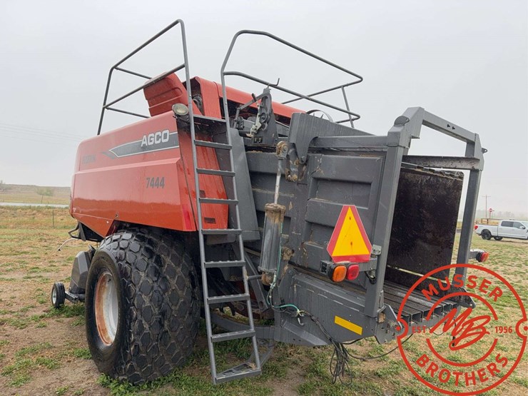 1982-international-3088-tractor-image-49
