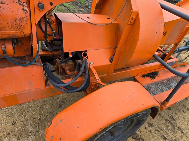 #2043-•-finn-bms-23-towable-straw-blower-image-15