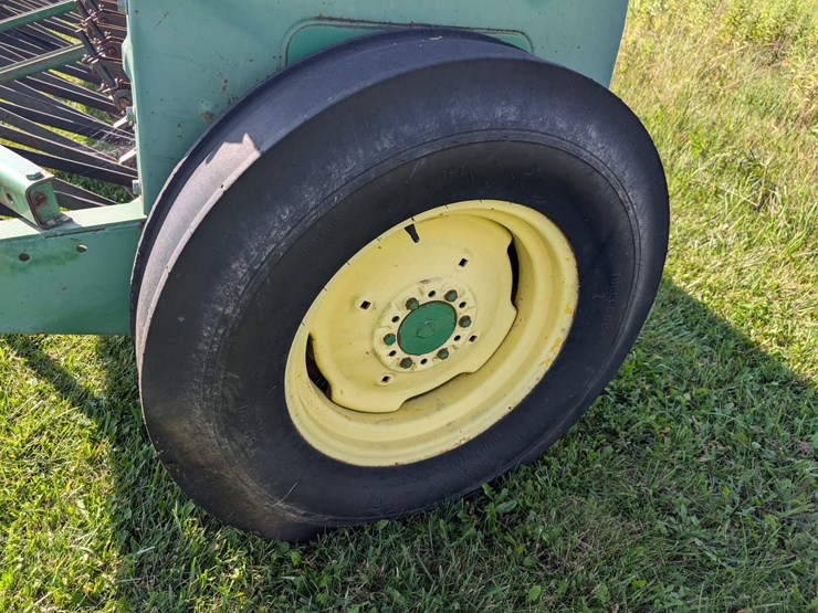 john-deere-8300-image-9