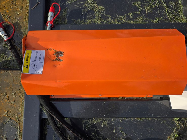 #2161-•-(edmore)wolverine-brush-cutter-(cosmetic-damage-to-shield)-see-pictures-image-2