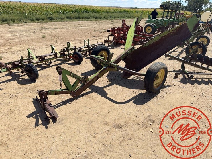 john-deere-12-image-3