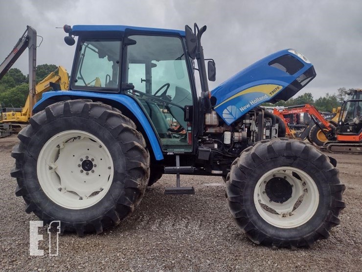 2011-new-holland-t5070-image-25