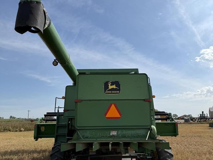 1983-john-deere-8820-image-5