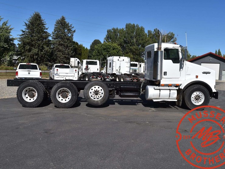 1999-kenworth-t800b-image-10