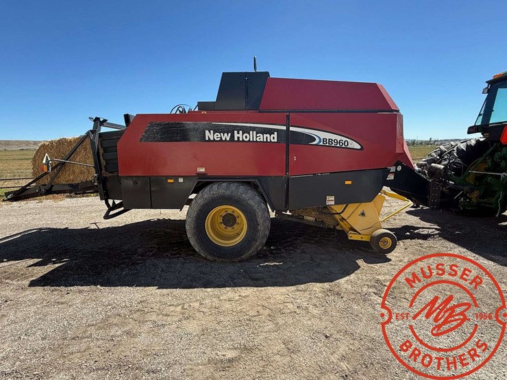 new-holland-bb960a-image-3