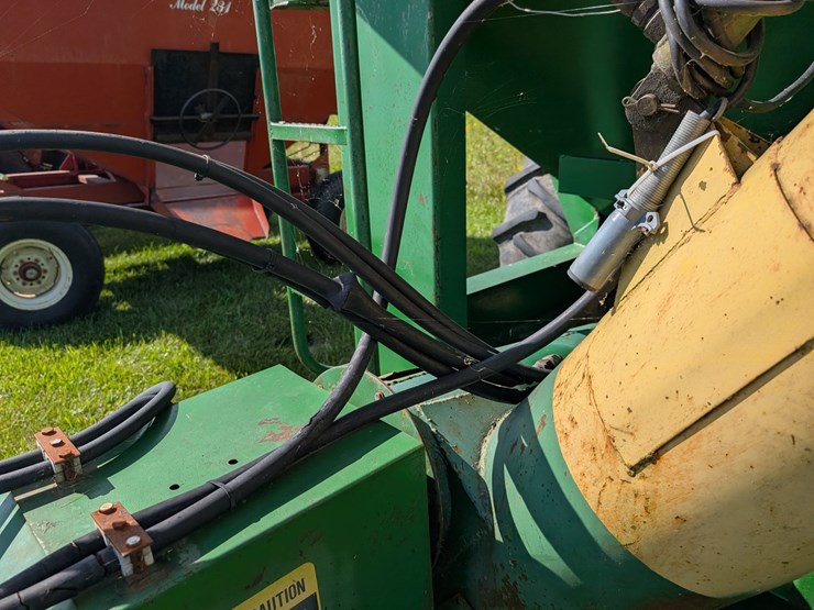 john-deere-1210-image-11