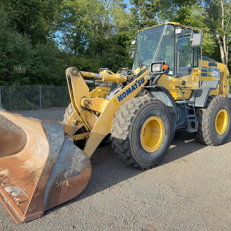 2018 KOMATSU WA270-8