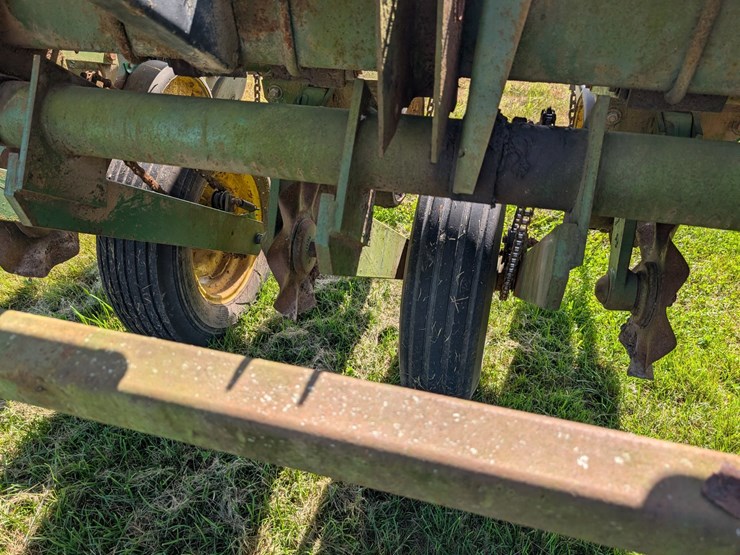 john-deere-7000-image-22