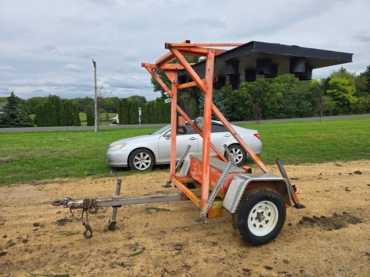#2060-•-wanco-towable-sign-board-image-2