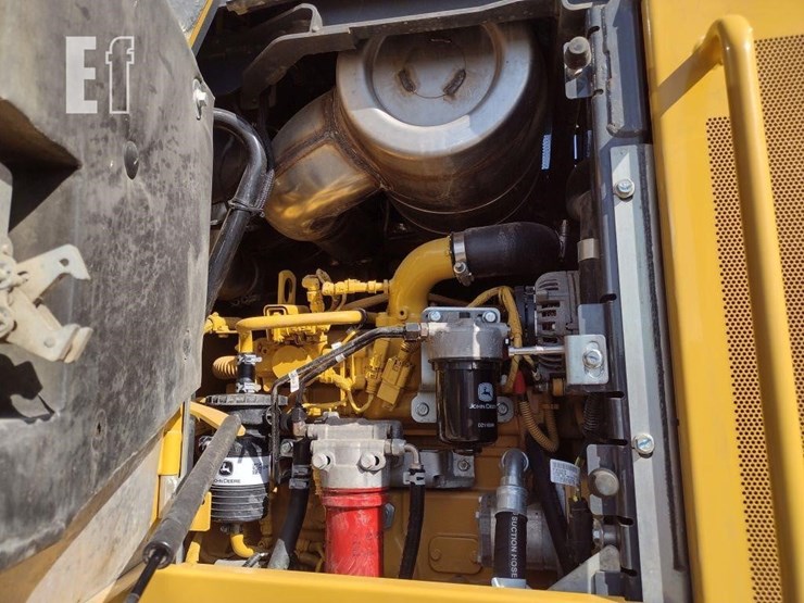2019-deere-444k-image-18