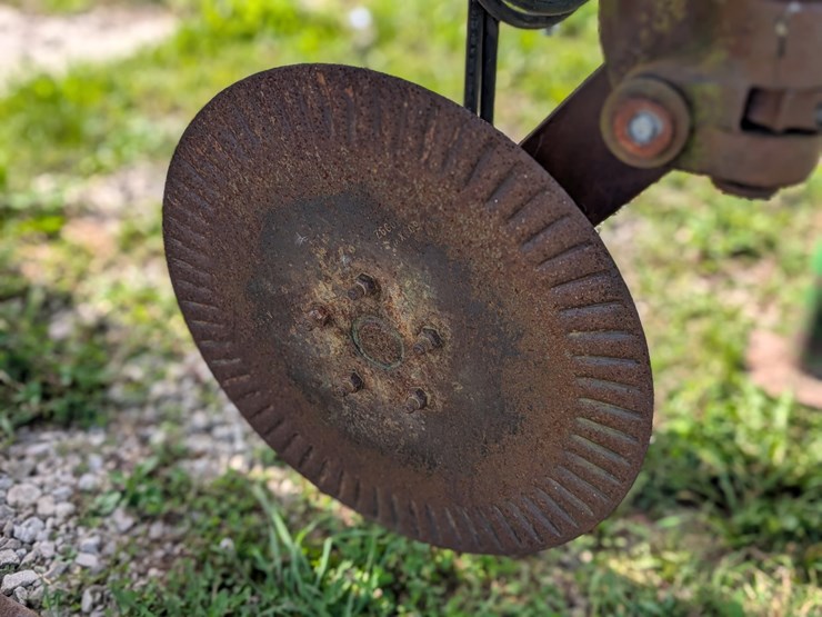 john-deere-2810-image-7